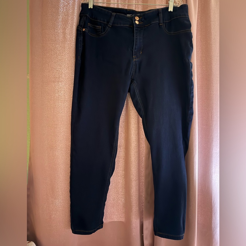 Woman’s Classic Blue Jeans by SANDPIPER